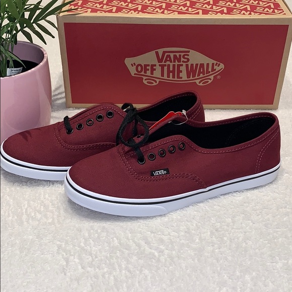Vans Shoes - 🌸NWB vans authentic size 7 🌸